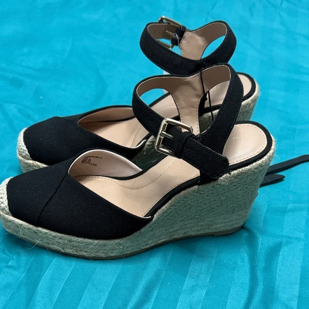 Time and Tru Black Espadrille Wedges